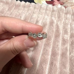 Pandora Daisy flower crown ring size 7.5